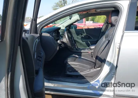 2016 Buick Lacrosse Sport Touring z USA, uszkodzony, nr VIN 1G4G45G35GF245847